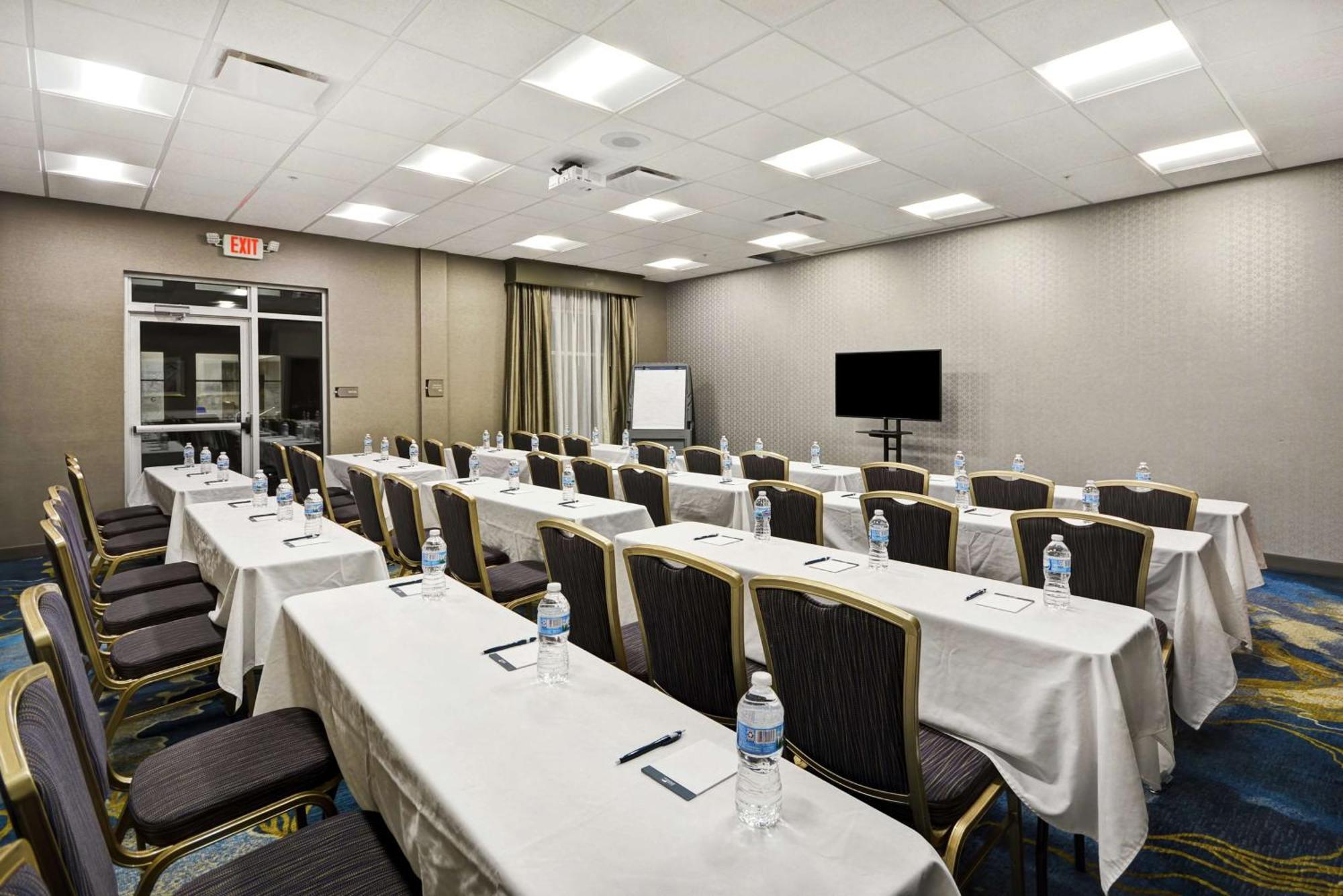 Homewood Suites By Hilton Warren Detroit Экстерьер фото